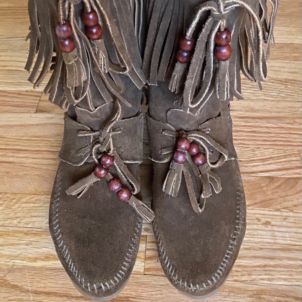SOLD Minnetonka Moccasin Boots+FREE GIFT SOCKS